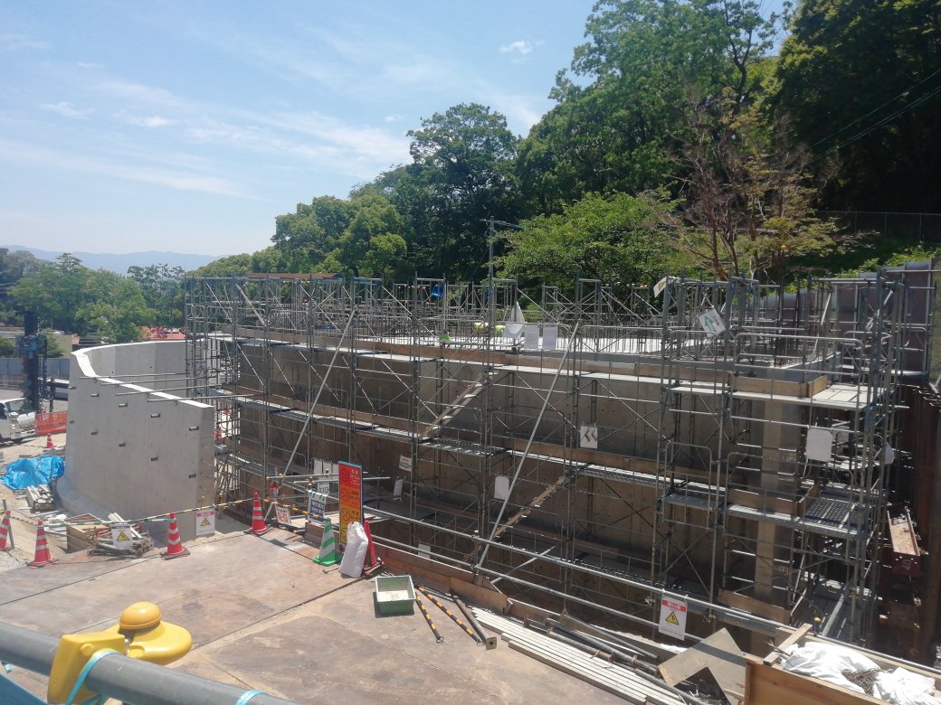 ロフタス בטוויטר 福岡市動物園 ペンギン舎工事 05 30