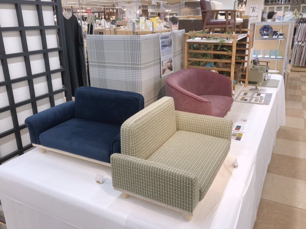konoko_is's tweet image. 当日告知ですみません!
本日より、このこ椅子
名古屋 星ヶ丘にて催事出店が始まりました。
場所 三越星ヶ丘店 7F催事コーナー
期間 6/30(火)まで
時間 10時〜19時
ドールチェア、そして初出しのペット用チェアの展示・受注販売いたします。
ぜひお気軽にお越しいただけたら嬉しいです✨