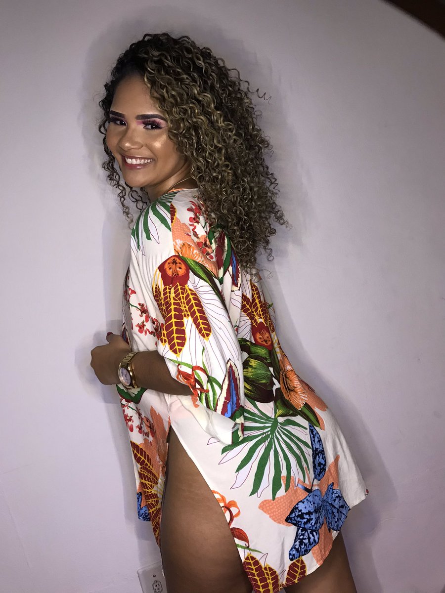 eveeee01's tweet photo. - Gratidão é a palavra que me define, obrigada senhor por me conceder mais um ano de vida e nunca ter desistido de mim! 🙏🏼
Eu faço 18 💕🥳 https://t.co/LJkIfqMgGr
