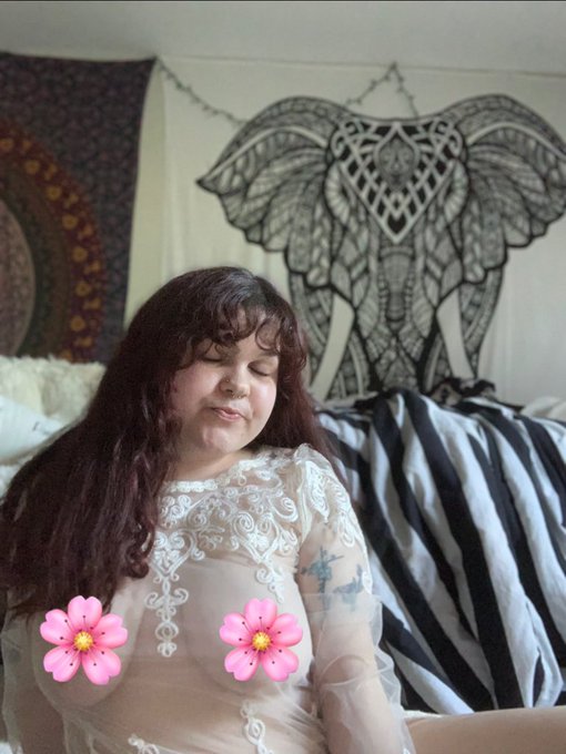 Watch t 🇵🇱💘's leaked NSFW photo on TwXstars