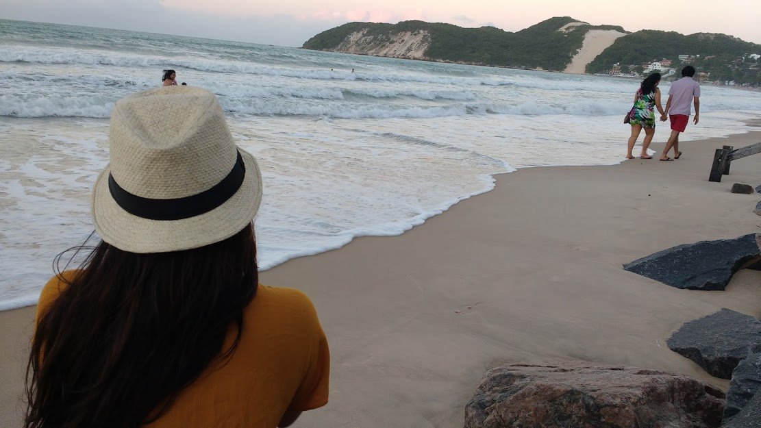 lirienne_'s tweet photo. eu adoro essa foto, meu sonho era saber mexer no photoshop p tirar essa menina correndo de cima da minha cabeça https://t.co/yr7bkOc8Kp