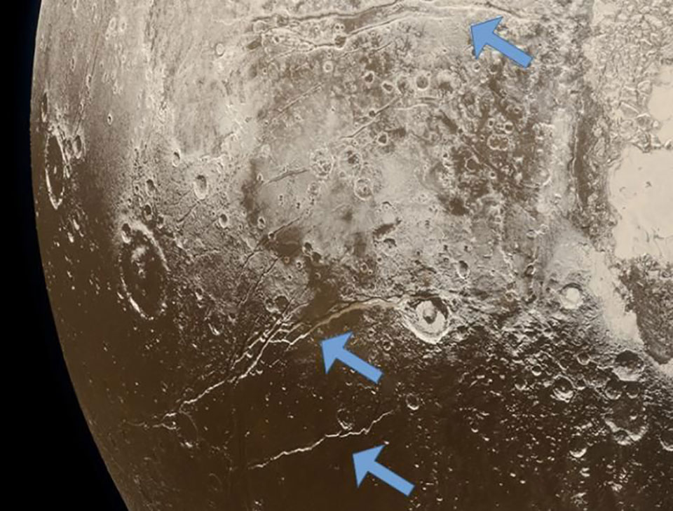 techeblog's tweet image. Icy dwarf planet Pluto may have a liquid ocean beneath its surface. techeblog.com/dwarf-planet-p… #nasa #space #pluto #science #geek
