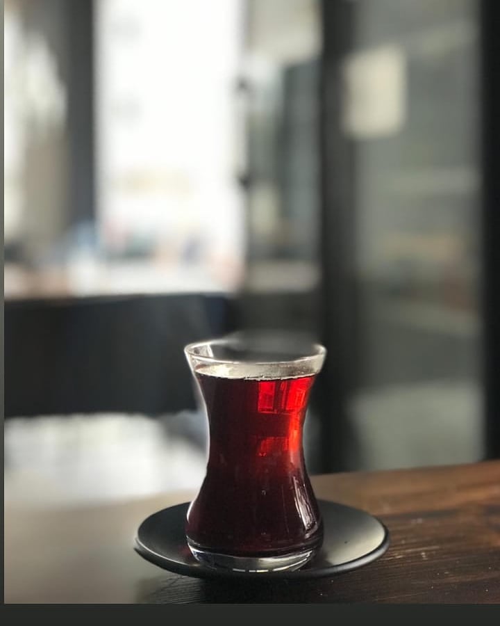 ayd_ezgin's tweet photo. "Çay" insan sınıflandırılmasını ortadan kaldıran bir nimettir...!!! https://t.co/gZU37uCl84