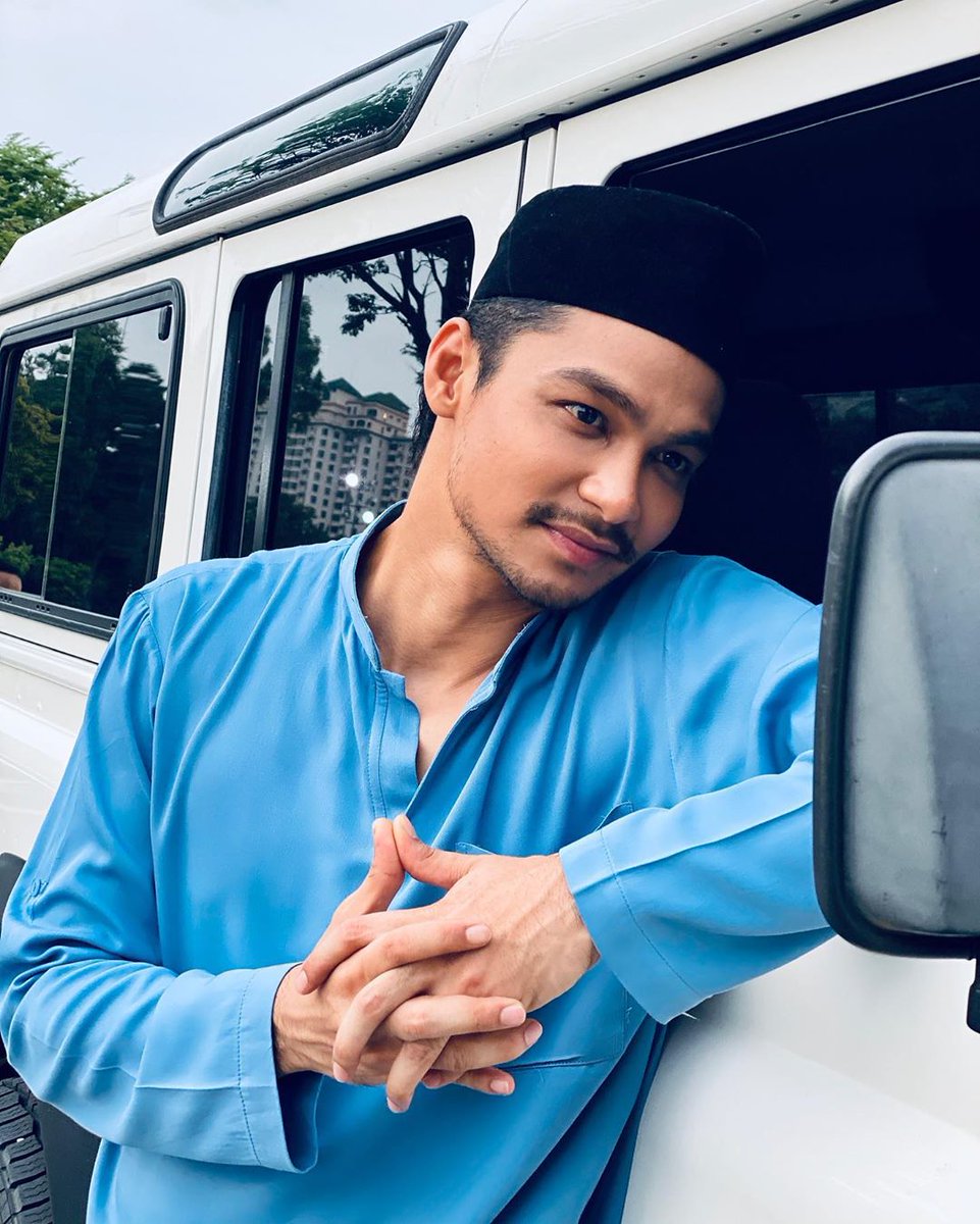 Hb angah <a href="/iSyafiqKyle/">Syafiq Kyle</a> ...May allah bless u...aamiin 
#2462020 
#28thbirthday
#HappyBirthdaySyafiqKyle
#CapikTurns28
Fans of <a href="/SkyloversSk/">SKYLOVERS FC 💚</a>