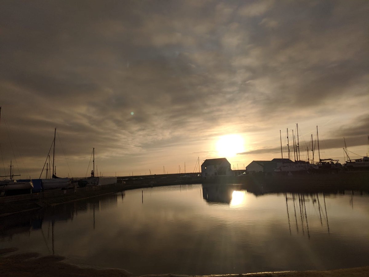 volspec's tweet photo. The suns rising for another beautiful day in Tollesbury. Who’s planning on heading out on their boats today to make the most of the weather?
#Volspec #MarineandIndustrialEngineers #UKSailing #PoweredbyVolvoPenta #SupportedbyVolspec https://t.co/A84G792mzN