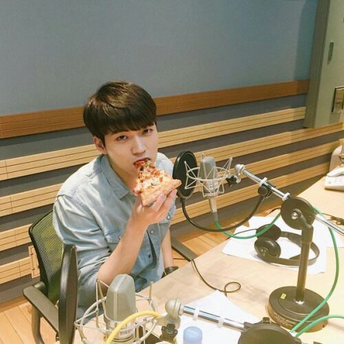 [d-410]im hungry and i miss woohyun this is not helping at all