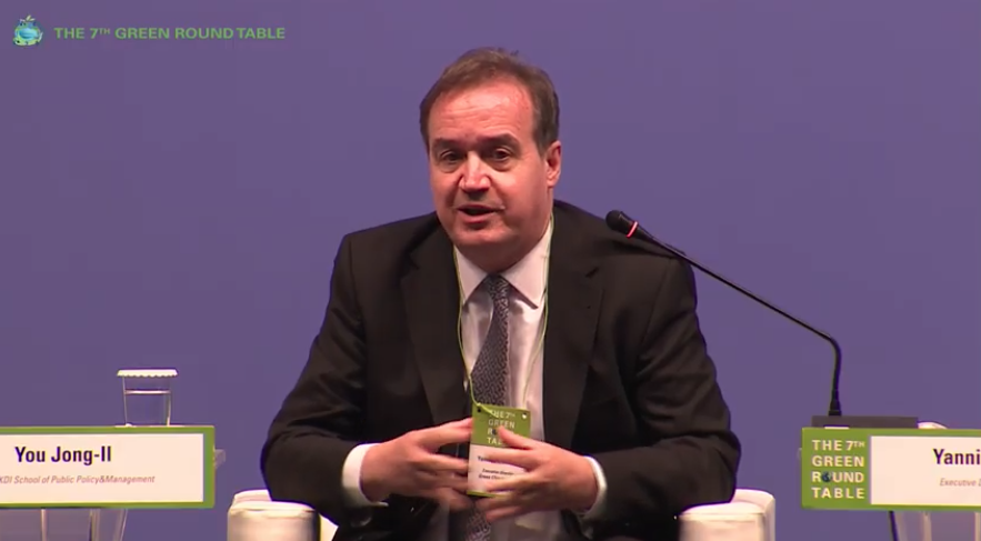 yannickglemarec's tweet photo. Very encouraged by the discussions at the 7th #GreenRoundTable. Congratulations to #ROK 🇰🇷 for your #ClimateAction commitment and your leadership on the Green New Deal. Watch the presentation of @KDI_SCHOOL Dean You Jong-Il on why the deal matters: https://t.co/whjRSDHxp2 https://t.co/XPI0DtUq5O