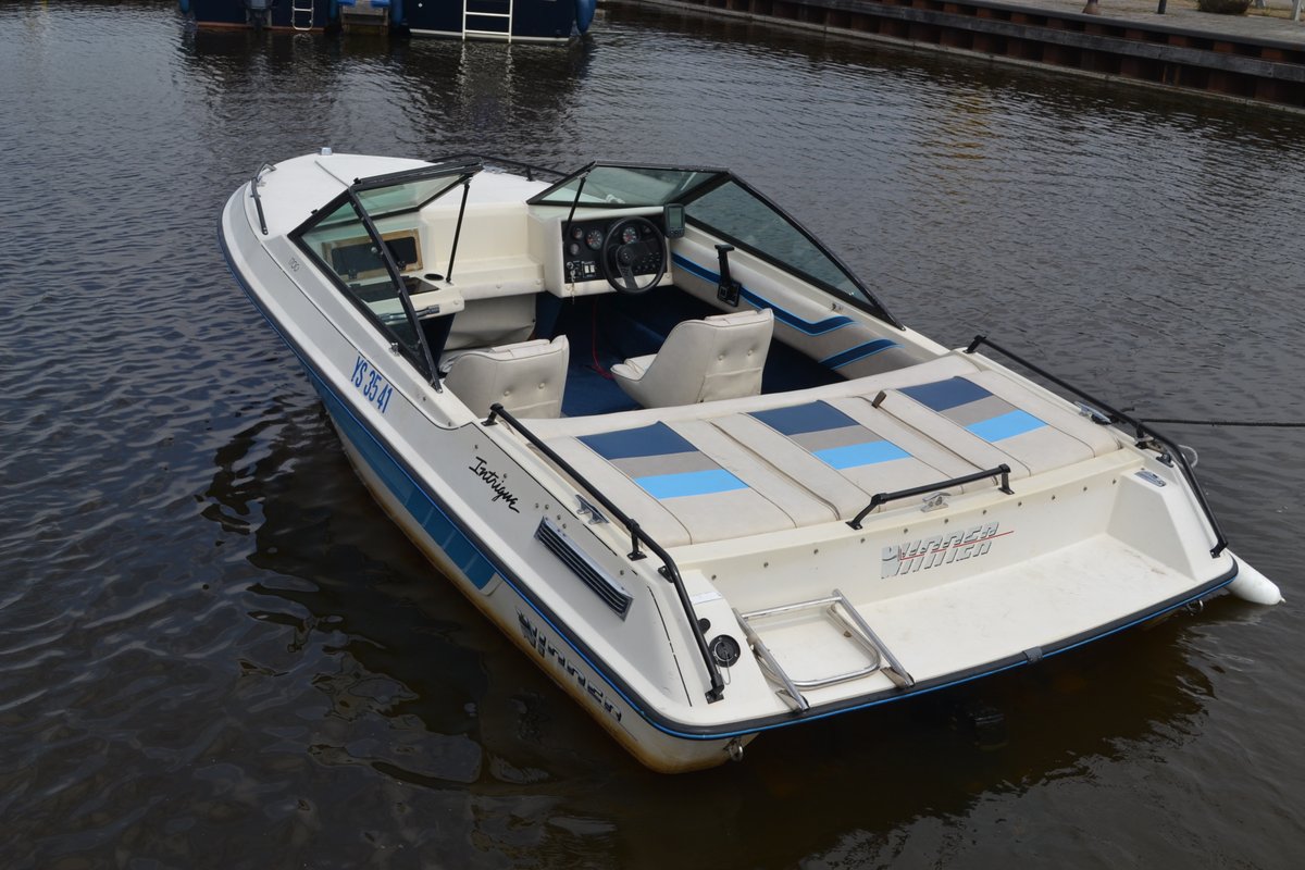 ReindersBoten's tweet image. Aan aandacht geen gebrek voor deze knappe jongen, uiteindelijk was er 1 gelukkige.

Gisteren met de nieuwe eigenaar mee gegaan speedboot Winner Intrique met een Mercruiser inboard van 120 pk en Pega trailer.

#speedboot #Winner #Mercruiser #Pega #Reiderhaven #occassion