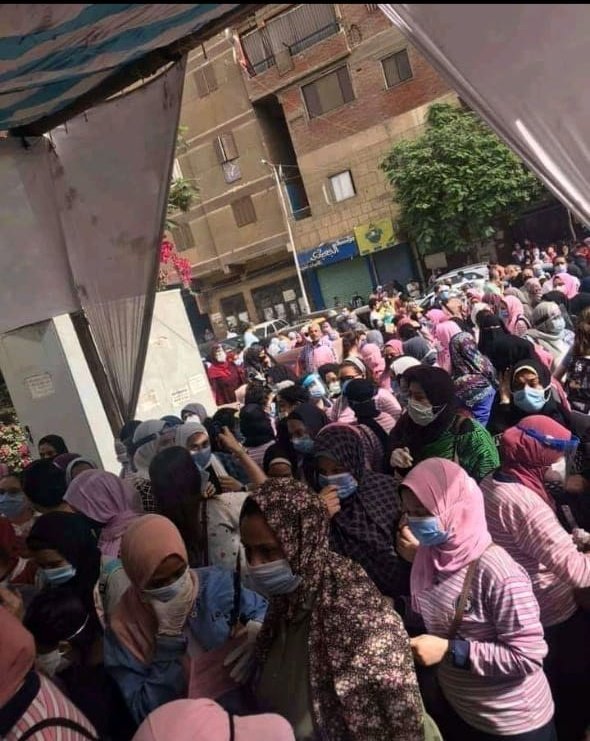 Sara_Mourad_98's tweet photo. إذا كان دا اللي حصل مع الثانوية أمال إحنا هيحصل معانا اييييييه 
#Egypt_kills_graduates https://t.co/Wnr1pKMqYx