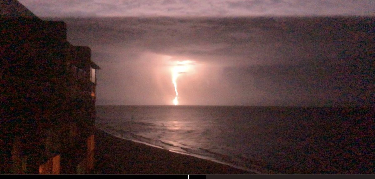 BAMAFANUTLAW's tweet photo. @spann Lightning strikes over the Gulf of Mexico @OrangeBeacher https://t.co/l16adlThb8