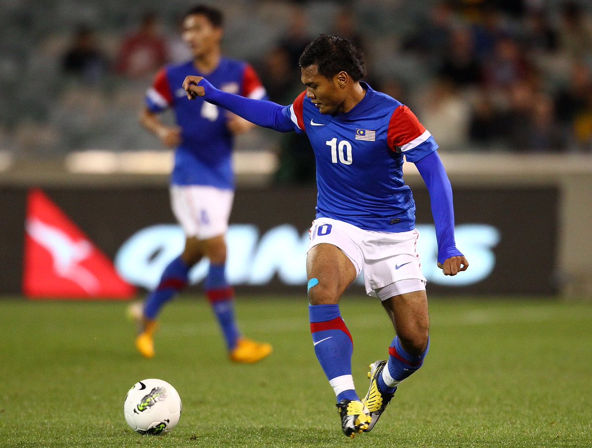 2010 Away: A fan favourite shirt as it was worn in the final of our 2010 AFF Suzuki Cup triumph. Once again this kit is the same template as that seasons home kit with a change of colours. Both home and away shirts for 2010 once again featured “Malaysia” on the back of the collar
