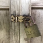 意外と知られていない？南京錠で施錠する時に使われる、あの金具の正しい取り付け方!