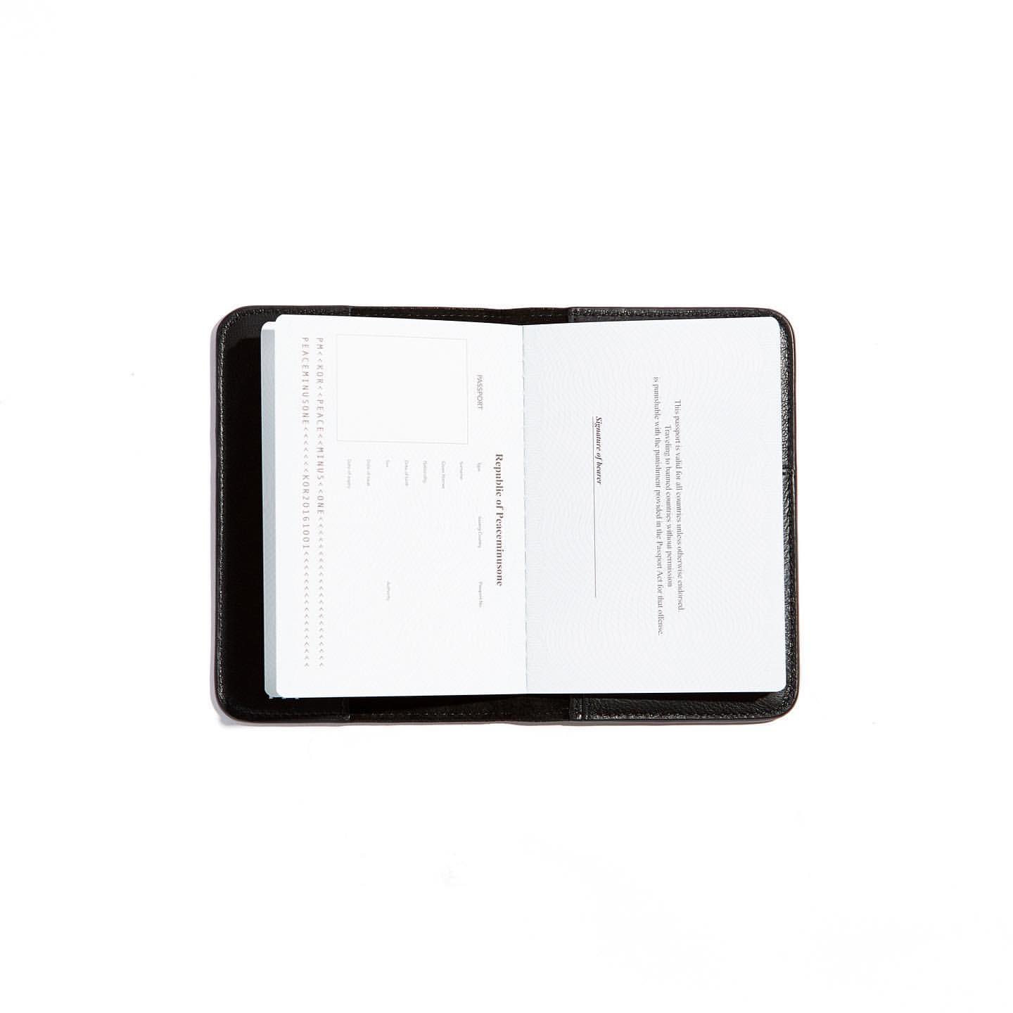 【Peaceminusone】 Passport Case #1 Black Passport-Holder-Black-Classic-