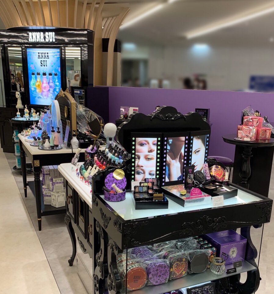 Anna Sui Cosmetics 新潟伊勢丹店リニューアルオープン 本日 6 24 水 新潟伊勢丹 2階に アナスイコスメティックス が リニューアルオープン リップやネイルなど 人気のアイテムを取り揃えております ぜひ店頭にお立ち寄りください