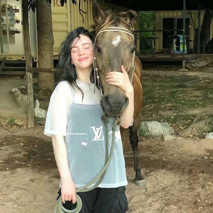 cherieilish's tweet photo. Billie é o ser mais precioso do universo e eu posso provar

BILLIE WE LOVE YOU https://t.co/hti4dpNgXK