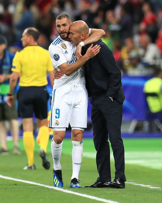 Footballtweet's tweet photo. Karim Benzema at Real Madrid:

✅🏆 Won more trophies than Cristiano Ronaldo
✅🎯 Made more assists than Zinedine Zidane
✅⚽ Scored more goals than Ferenc Puskás

Underrated and under-appreciated. 👏 https://t.co/TcN56gj9Z1