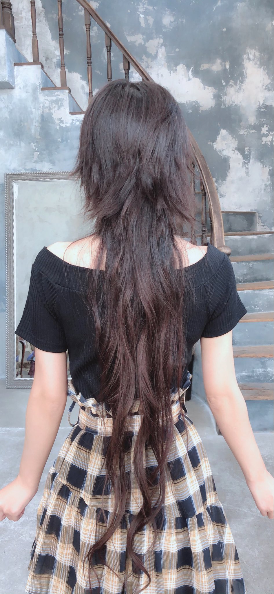 火将ロシエル Twitterren 髪型の秘密 10年伸ばしたスーパーロングヘアーのウルフヘアーなので 長い髪だけ三つ編みにしてカチューシャ風 に頭に巻いたらショートヘア風になるよ 気分に合わせてロングヘアだったりショートヘアに T Co Zesxlbt76r Twitter