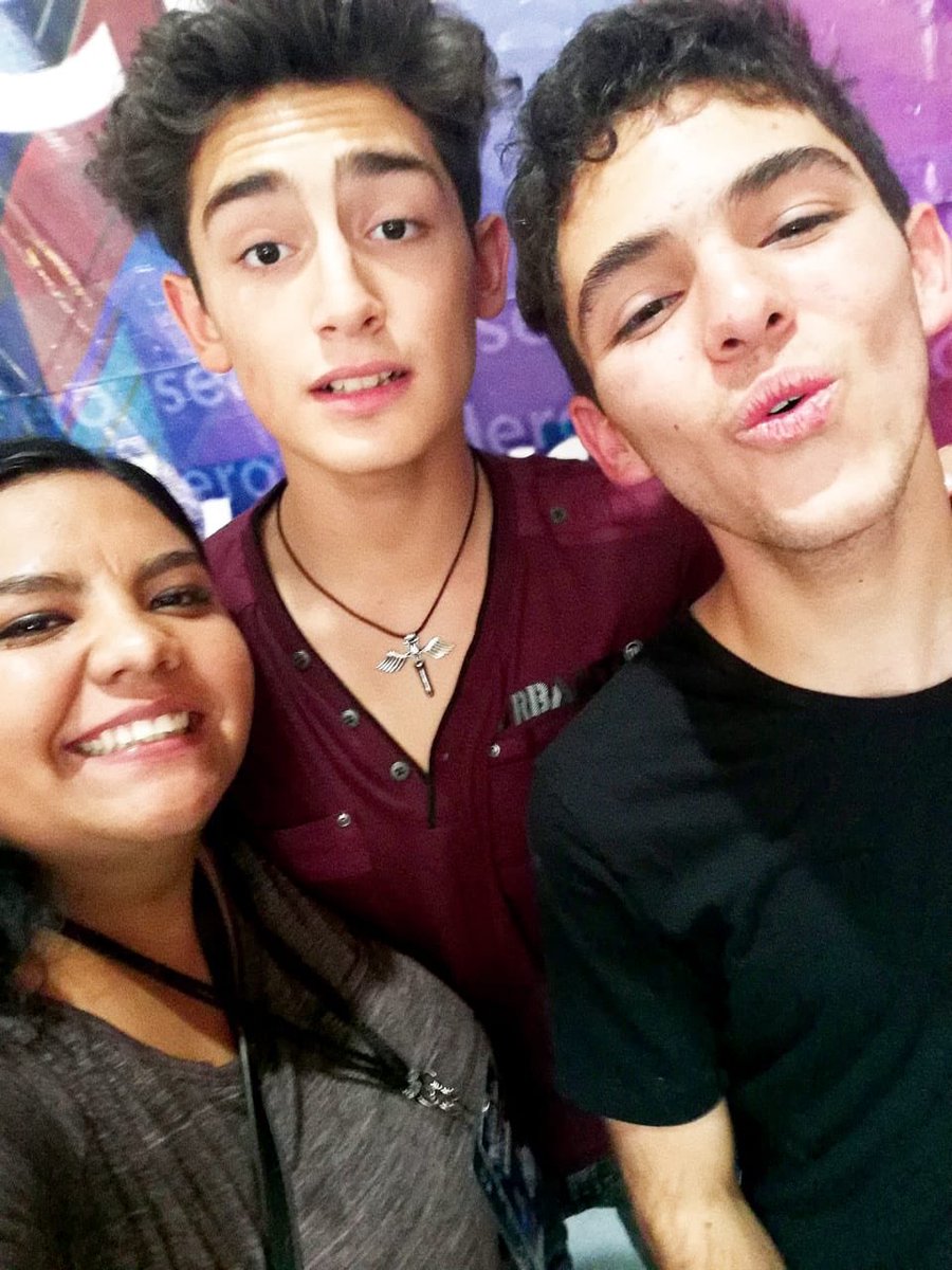 NortenosTeam's tweet photo. buena noche únicamente a @kenyaadrii qué hoy es su cumpleaños y queremos que desde donde esté sienta el grandísimo amor que emilio, joaquín y nosotras/os le tenemos. cumple muchísimos más TE AMAMOS 💖 https://t.co/vinMGhsrlk