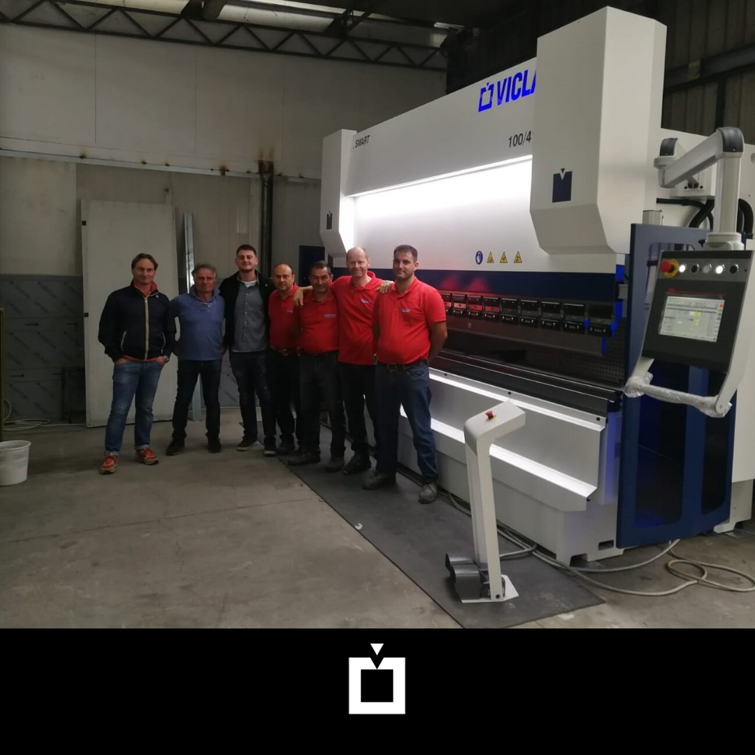 Vicla_eu's tweet photo. Trasmetal Srl - Installazione .SMART 100/41
Equipaggiata con 4 assi e bombatura automatica.
Abbiamo installato la #piegatrice .SMART 100/41 e finalizzato la messa in bolla centesimale della macchina, oltre che offerto il corso di formazione completo per il primo collaudo
#lamiera https://t.co/Z2p1Y6Kou5