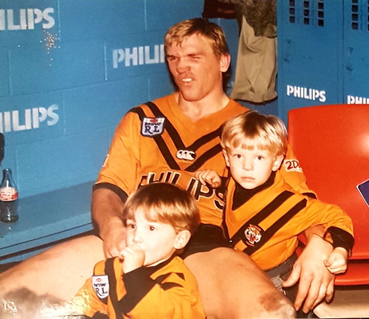 jimmyjack244's tweet photo. Played over 400 senior games between Aust &amp; England &amp; never tore a hamstring. I was a big believer in stretching &amp; would stop &amp; buy a bag of ice on my way home from a game , wrap it in a towel &amp; ice most of the night. #goodolddays  #nohitech #nrl @WestsTigers https://t.co/1ZBK8DdEvx