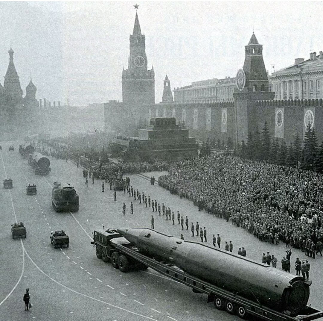 парад победы в 1965 году в москве. открытки с днеммпобеды. 9 май победы 1945 год. парад 9 мая в 1990 годах. 9 мая 1966.