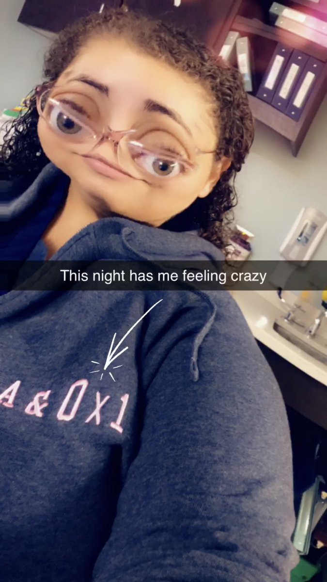 xoxo_lilly's tweet image. Trying to find a nice selfie that I’ve taken at work but they all look like this #nothelpful