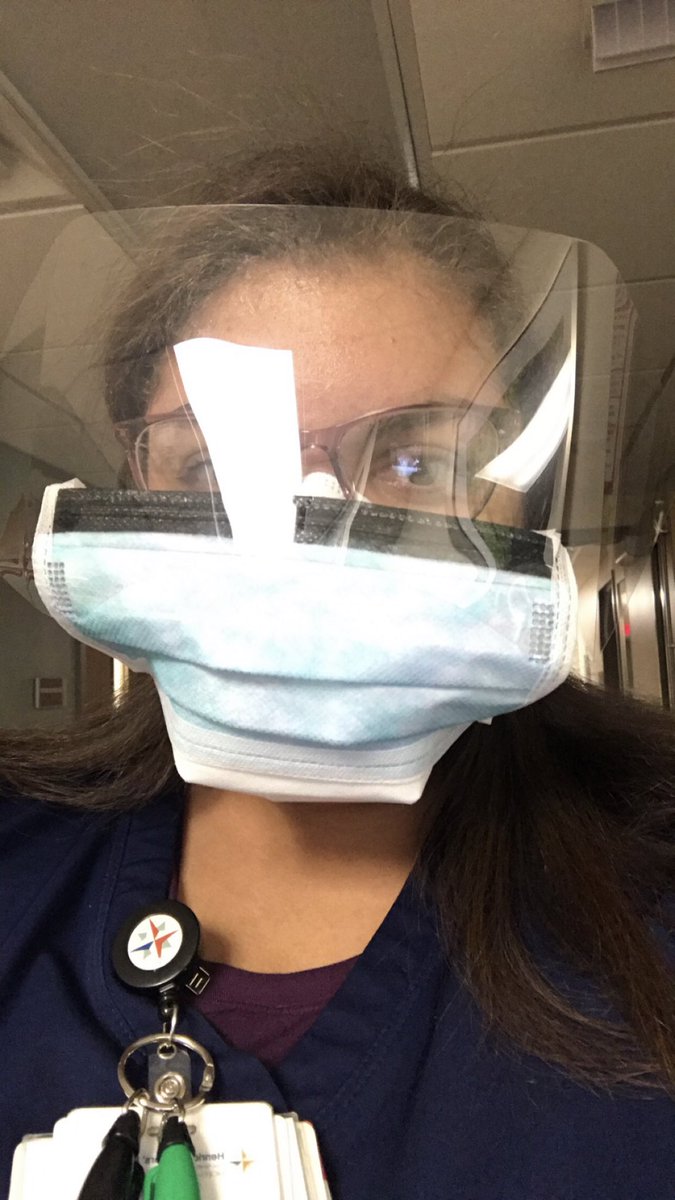 xoxo_lilly's tweet image. Trying to find a nice selfie that I’ve taken at work but they all look like this #nothelpful