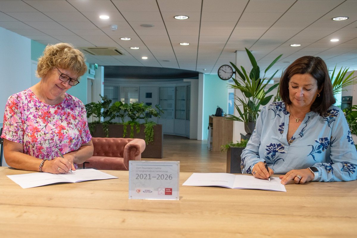 De ouderenzorg staat voor grote uitdagingen; stijgende zorgkosten, toenemende vergrijzing en een groeiend tekort aan zorgmedewerkers. Samen met tanteLouise gaan we aan de slag om ouderen ook in de toekomst de juiste zorg te kunnen geven. Lees meer op: cz-zorgkantoor.nl/zorgaanbieder/…
