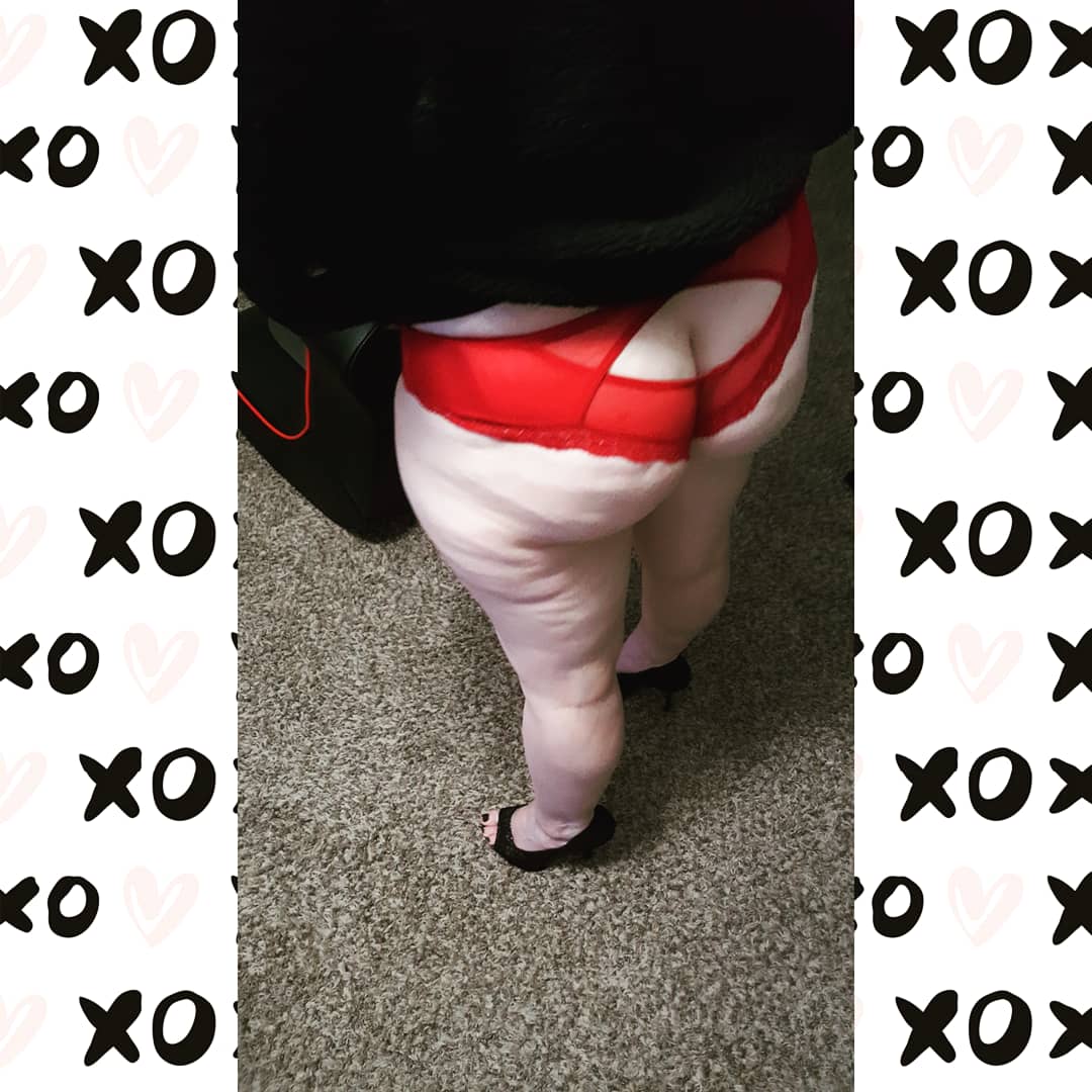 2 pic. Which pair look better ? https://t.co/VYmNs9F3xC