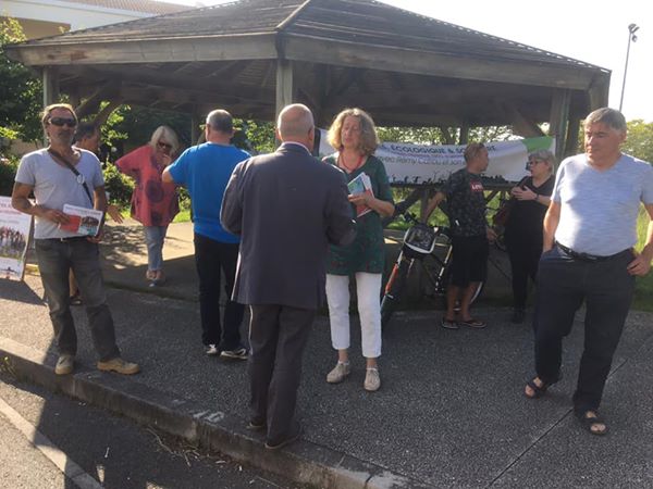 SaintesEcoSol's tweet photo. Toute la semaine, nous sommes allés à votre rencontre : lundi à La Fenêtre et hier à Saint-Sorlin. #Saintes #SaintesEcologiqueEtSolidaire https://t.co/sZdQnHp0Xw
