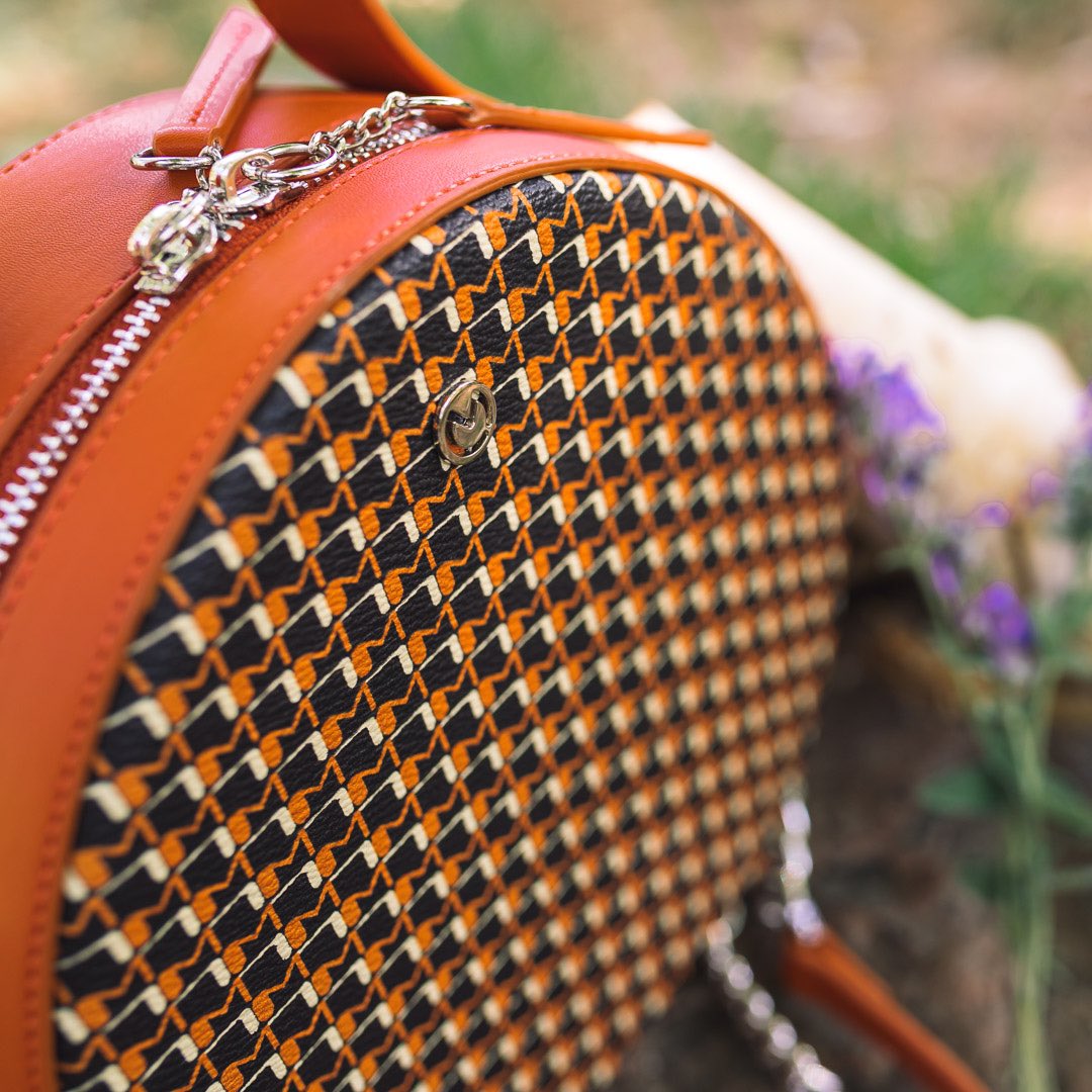 El ve omuz çantasında favorisi yuvarlak olanlara bi’ haberimiz var; Matmazel Erika %50 indirimle Matmazel.com’da!💕#Matmazel #MatmazelÇanta