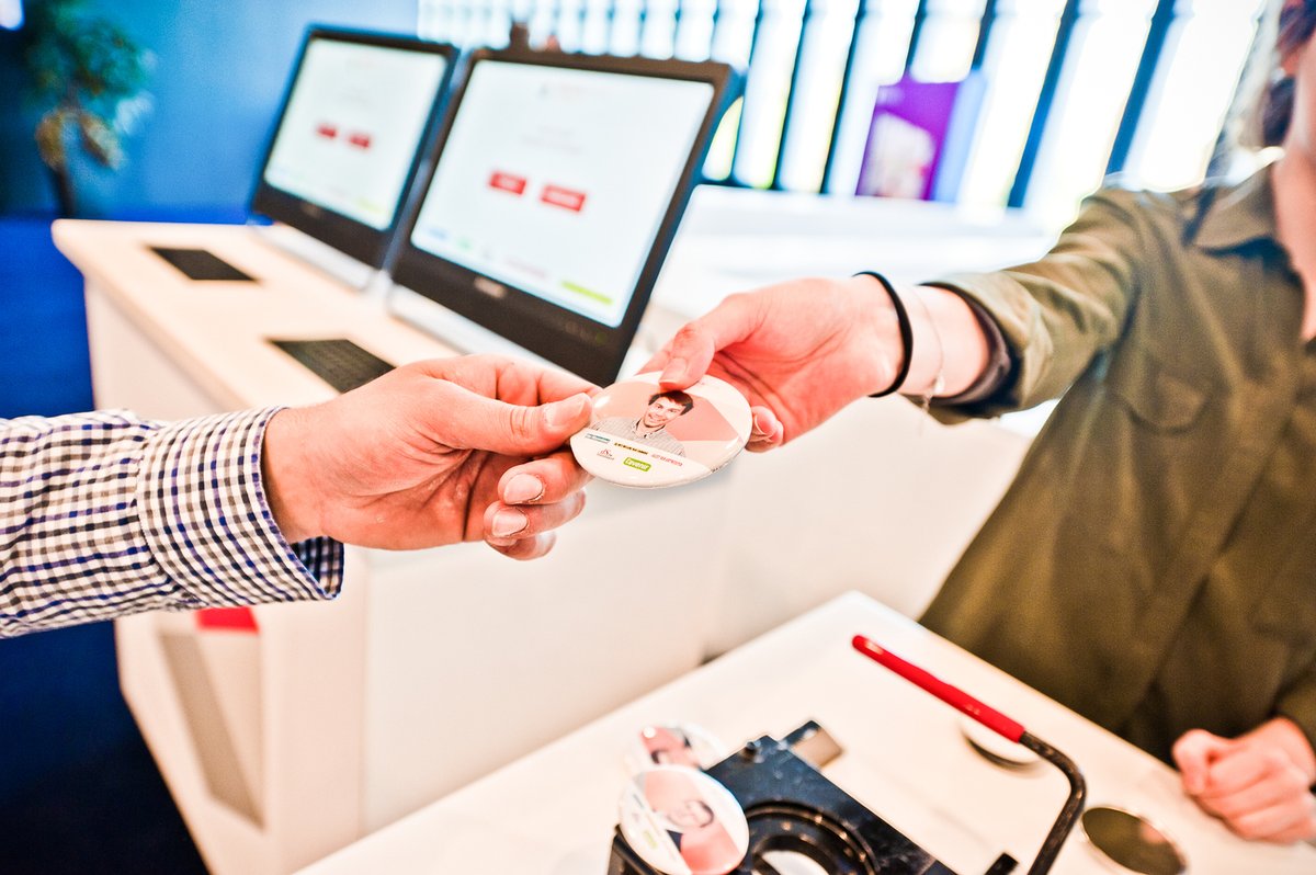 OneTecEvent's tweet photo. Give a fun touch on your #B2B #event ! Custom your badges. 
Check out our website for more information 
👉https://t.co/rxnDelSc7p
#b2bevents #corporate https://t.co/AwmWDevmot