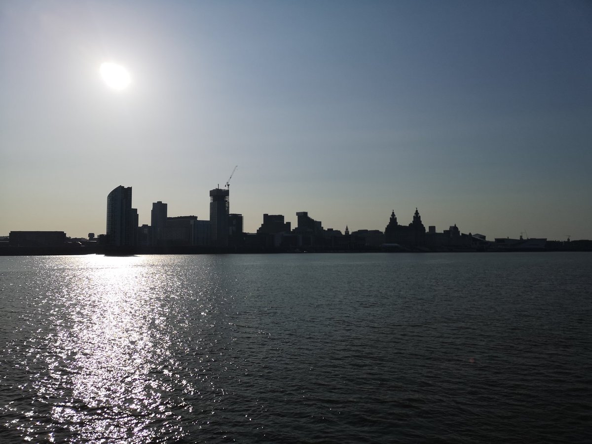 Hopewellcj's tweet photo. Does anyone know how to wear a face mask and for it not to steam up your sunglasses? Asking for a friend. @MerseyFerries
#wirral #wallasey #newbrighton #wirralviews #commute #merseyferry #huawei #huaweip2pro #huaweiphoto #huaweicamera #liverpool #facemask
#trfc https://t.co/JYSGH7YbUH