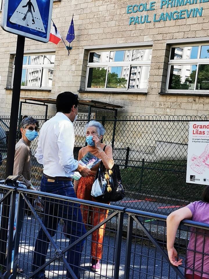 Très belle rencontre de quartier hier à l'Avenir. De la sortie des écoles au pied des immeubles, les Lilasien.nes étaient au rdv ! Merci de votre présence, de votre implication, de vos encouragements. Ensemble, dimanche, nous ferons avancer Les Lilas ! #LionelBenharous2020