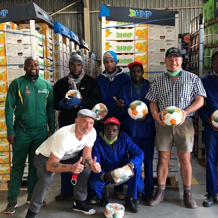 MFFoundationNPC's tweet photo. Thank you @afriforum for the football donation towards farm worker football tournament #GameofStars. We could've play so we gave them balls to thank them for the work they have been doing during #LockdownSA. #Farmworkers are the best! #masksoff for a photo with #Markfish😷✌️ https://t.co/Ph1tFPt7En