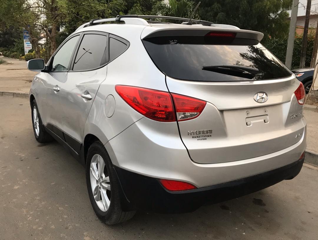 Aywa_store's tweet photo. ✨HYUNDAI TUCSON 2013✨
Automatique essence 
60.000 miles 
Option: intérieur cuir, version 4x4, jantes Aluminium, anti brouillard, sécurité enfant, commandes au volant, Bluetooth, Aux, USB etc....
Prix : 6.900.000 FCFA
#Aywa #AywaSN #SenAuto #TL221 https://t.co/4bTZtCMlgm