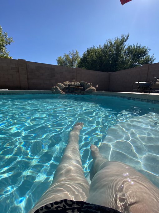 This was my view on Sunday. A nice relaxing day. ❤️ https://t.co/14yuojKzxq<a href="/tag/spoilme"class="tags"><span>#spoilme</span></a>