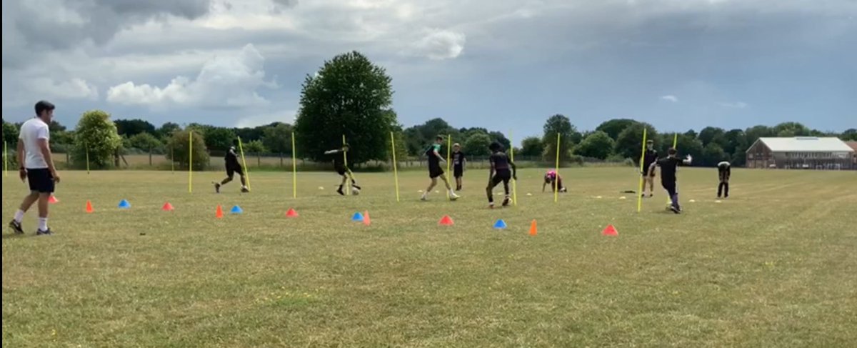 Teknika_Pro's tweet photo. An excellent turnout yesterday for Teknika’s weekly training session with September’s intake of Scholars.

All 20 players trained with real intensity in the extremely hot weather conditions.

We can’t wait to officially start!

#fulltime #footballeducation #riddlesdowncollegiate https://t.co/3d8bpY1Zdt
