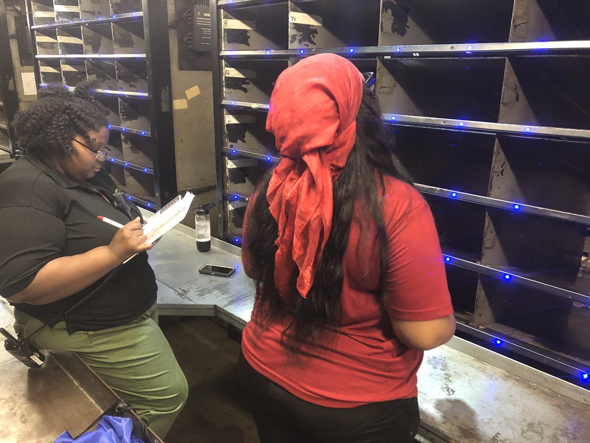 you want to be a supervisor in smalls sort? Better know your methods. @enchantress0305 working with a management candidates. #putinthework #keys2mysafety #keys2LIFE #teamphlsnaps #togetherweareups @LaurenCarroll44 @phillyteamsfan8 @EricLinderUPS @rickbiglin @RobertCapone17 @KVUPS