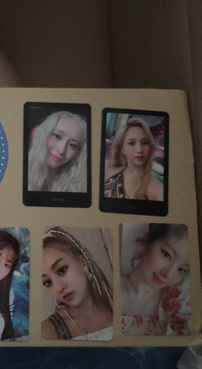 PorPed6's tweet photo. รูปแรก รูปแถมshoppee (ล่าสุด)
แยกใบละ 50 
เหมา 200 (รวมส่ง)

รูปสองใบละ 80 
เหมา 300 (รวมส่ง)

รูปสามแผ่นพิจอง 
ของแถมตามภาพ 200 
ค่าส่ง+50 บาท (ส่งเคอรี่เท่านั้น)
#วันซ์สายเปย์
#ตลาดนัดtwice #ตลาดนัดทไวซ์ https://t.co/0pikg2sTrd