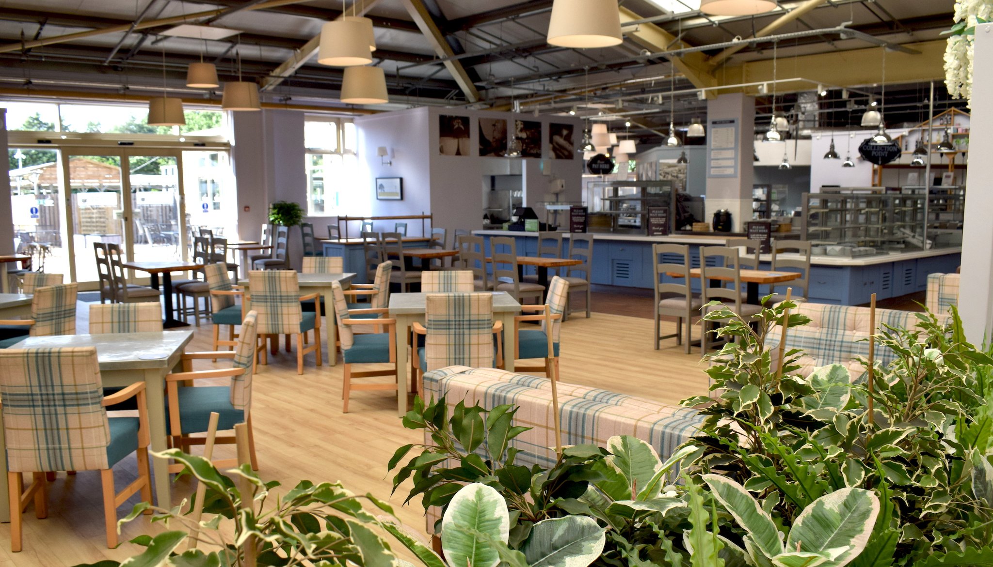 Are Dogs Allowed In Tong Garden Centre