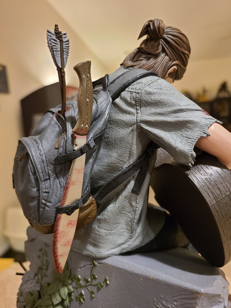 LinktotheLight's tweet photo. Last of Us Part 2 - Ellie Edition unboxing (Statue) #LastOfUsPartII #ellieedition #Ellie https://t.co/O9zCs2Mta8