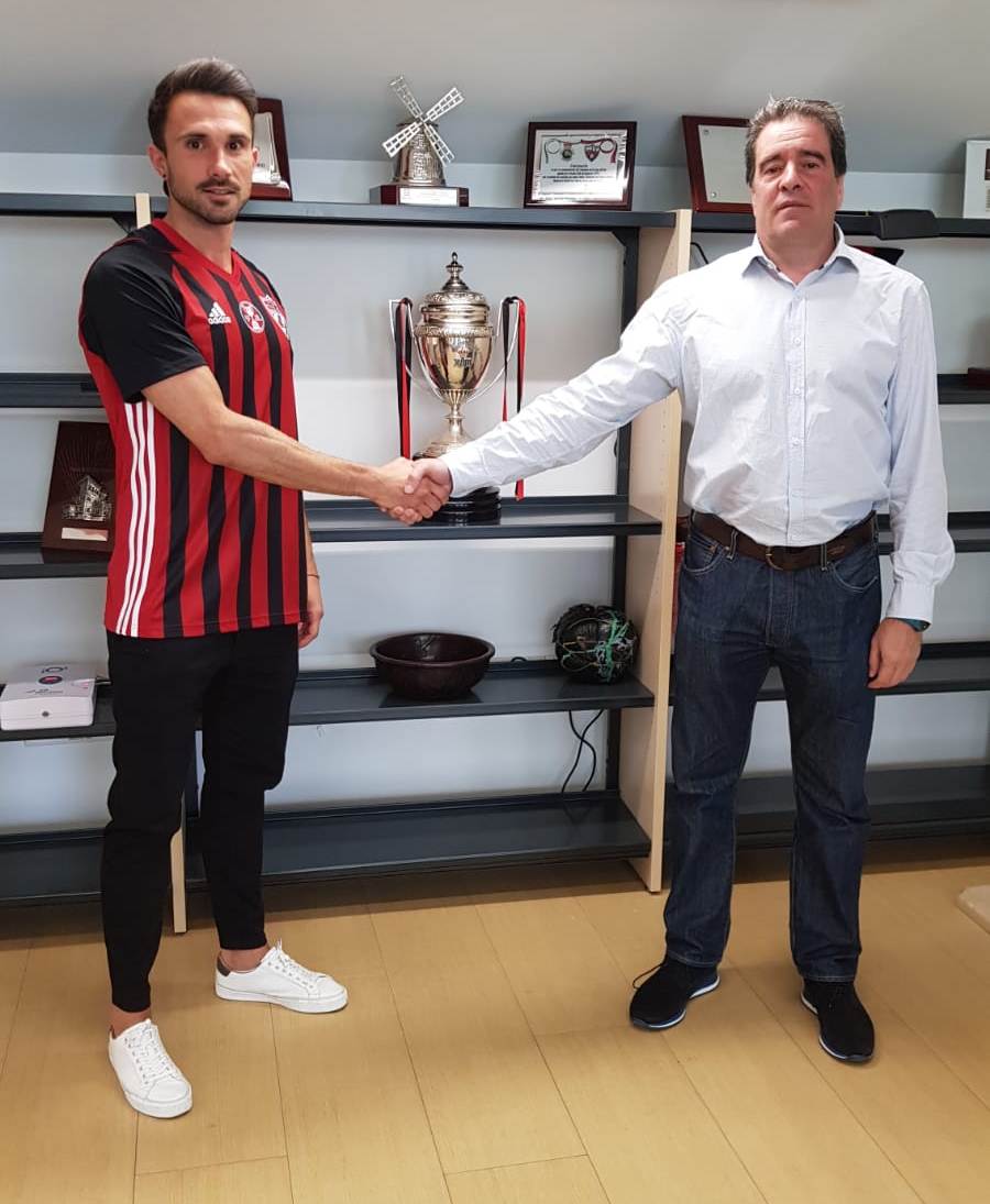 El defensa central <a href="/ikermurua/">iker murua</a> segundo refuerzo de la temporada del <a href="/arenas_club1909/">ARENAS CLUB oficial</a> . De 29 años proviene del <a href="/GernikaClub/">Gernika Club</a> y anteriormente militó en el <a href="/lagunonak_FT/">Lagun Onak FT</a> y <a href="/SestaoRC/">Sestao River Club</a> . ONGI ETORRI !!!!