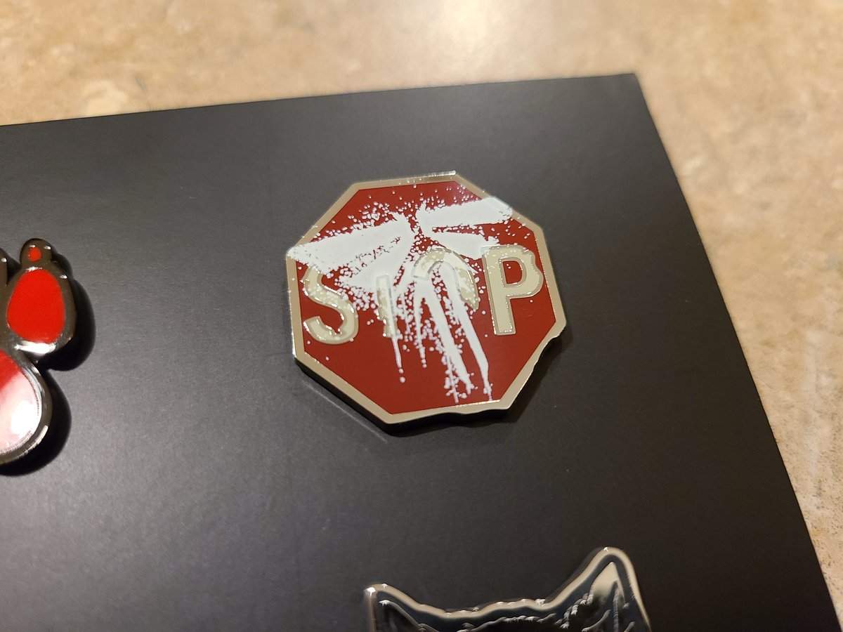 LinktotheLight's tweet photo. Last of Us Part 2 - Ellie Edition unboxing (Pin Set) #LastOfUsPartII #ellieedition #Ellie https://t.co/ojFDndIuRl