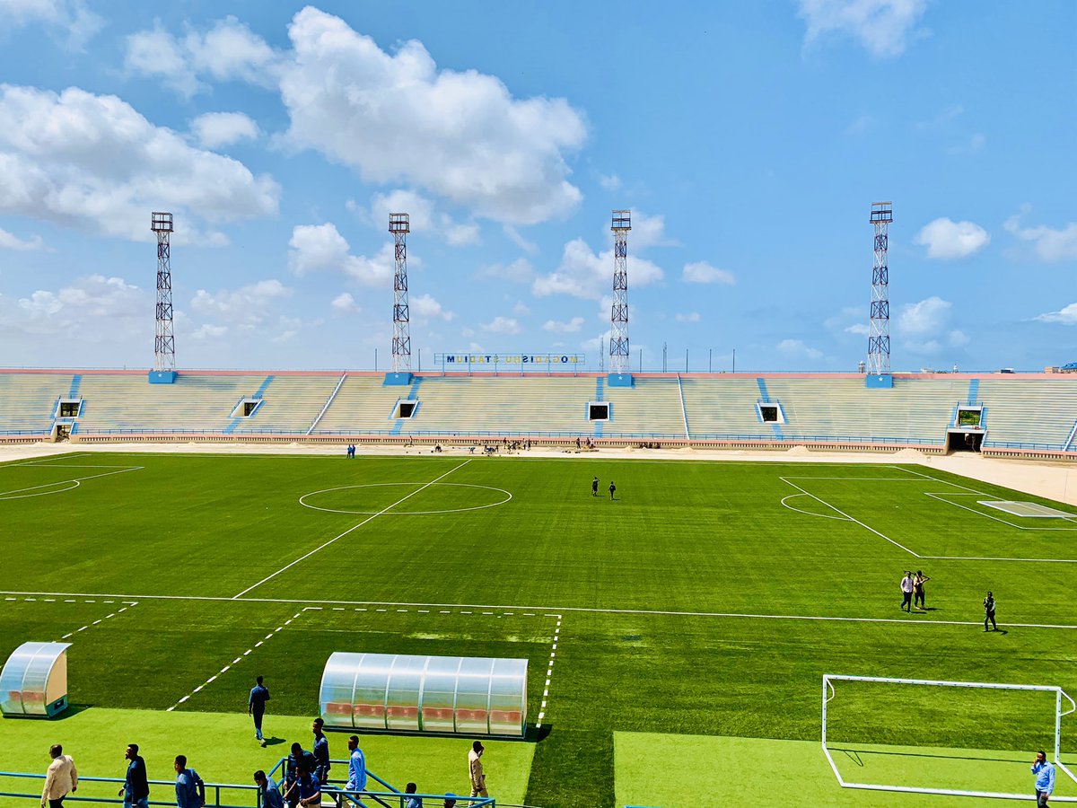 Waa sawirro aan maanta ka soo qaaday garoonka ciyaaraha ee Stadium Muqdisho. In garoonkaan oo 10 sano ka badan saldhig u ahaa ciidamadii Itoobiya iyo AMISON uu maanta u diyaarsan yahay in ay dhalinyaradeennu ku ciyaarto waxay tusaale nool u tahay sida ay Muqdisho u soo kabaneyso.