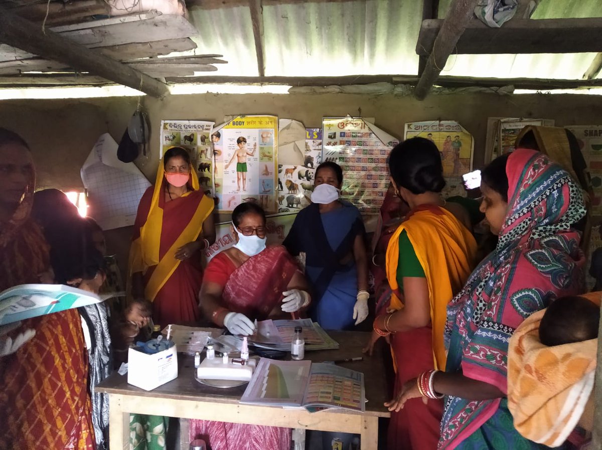 BpmuBasudevpur's tweet photo. Our Corona fighters commited to provide top quality of health services #immunization to pregnant women &amp;Children during #covid19 in different Awcs of basudevpur block.
#StayHomeStaySafe #wearmask
@BhadrakDswo @DM_Bhadrak https://t.co/44VKaExpXE