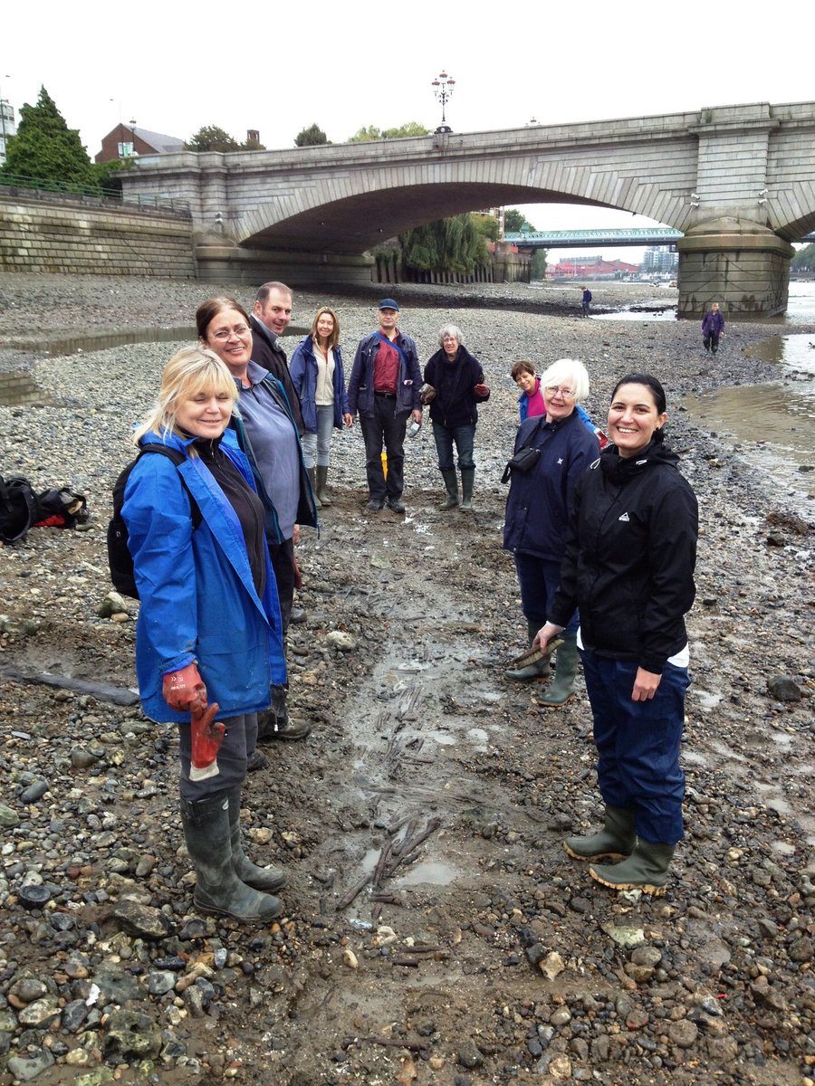 ThamesDiscovery's tweet photo. Our #SiteInFocus today is @Fulham_Palace foreshore! Regular monitoring by the Fulham FROG has found early medieval features, including this 10th century wattle hurdle (possibly part of a fishtrap). FROGBlogs by Julia &amp; others here: https://t.co/H8qMBiFbku
#ForeshoreFavourites https://t.co/EEbGKmlY6M