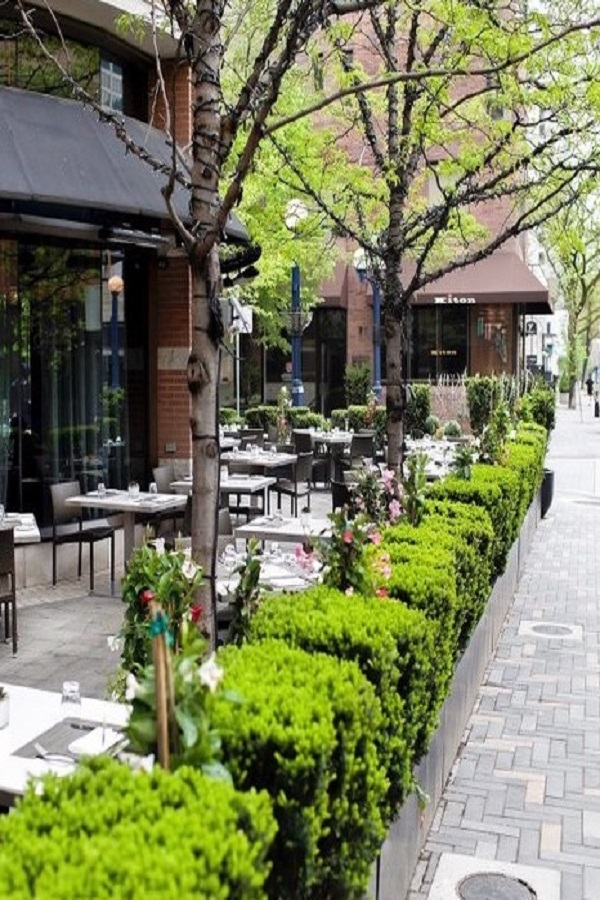 JimByersTravel's tweet photo. In case you missed it, the patio at the sleek + stylish Hazelton Hotel in #Toronto will open for business tomorrow (June 25), as the city moved into #stagetwo today. The patio, one of the best in the city, will be at about 50% capacity. @HazeltonTO https://t.co/bNuUNwzlFs https://t.co/Zsv4Xjflpg