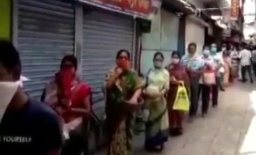 rudrosray's tweet image. Tarakeswar Temple Opened for Devotees from Today, Although the main section remains closed for everyone,you can see the idol from a distance. From 8:30-9:30AM devotees can enter the mandir premises.
#unlockone