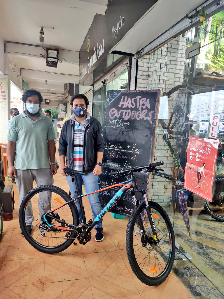 purehimalayan_'s tweet photo. Considering this ongoing #Pandemic and very bleak possibilities of #trekking this season, what would be more rejuvenating than regular biking/cycling and traversing the tricky trails of #Shimla to stay fit and healthy.
#biking #mtb #hastpa #mtbshimla #lockdown https://t.co/CKRKUY6bbL